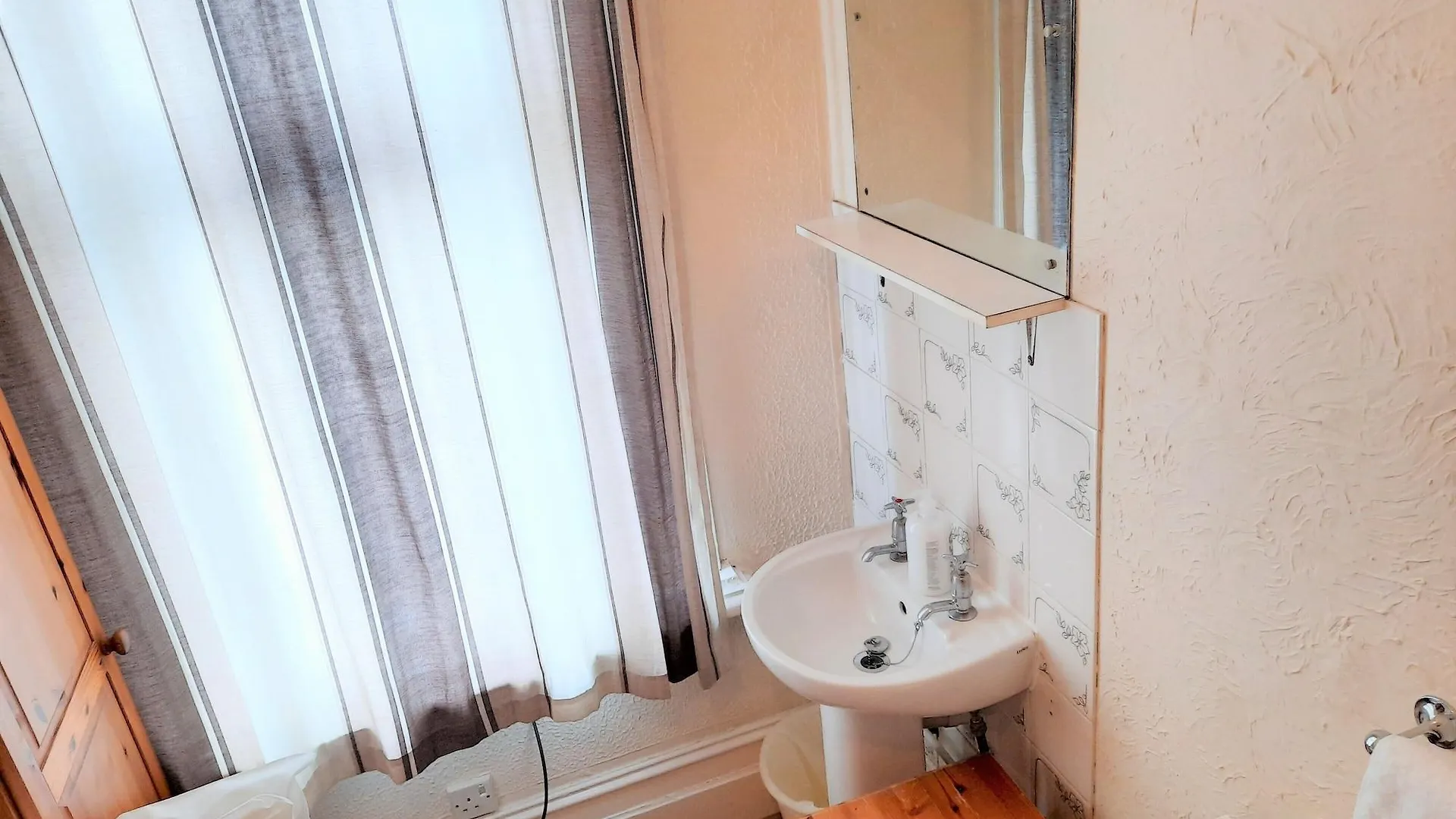 Addenro House B&B 南安普敦 3*,  英国
