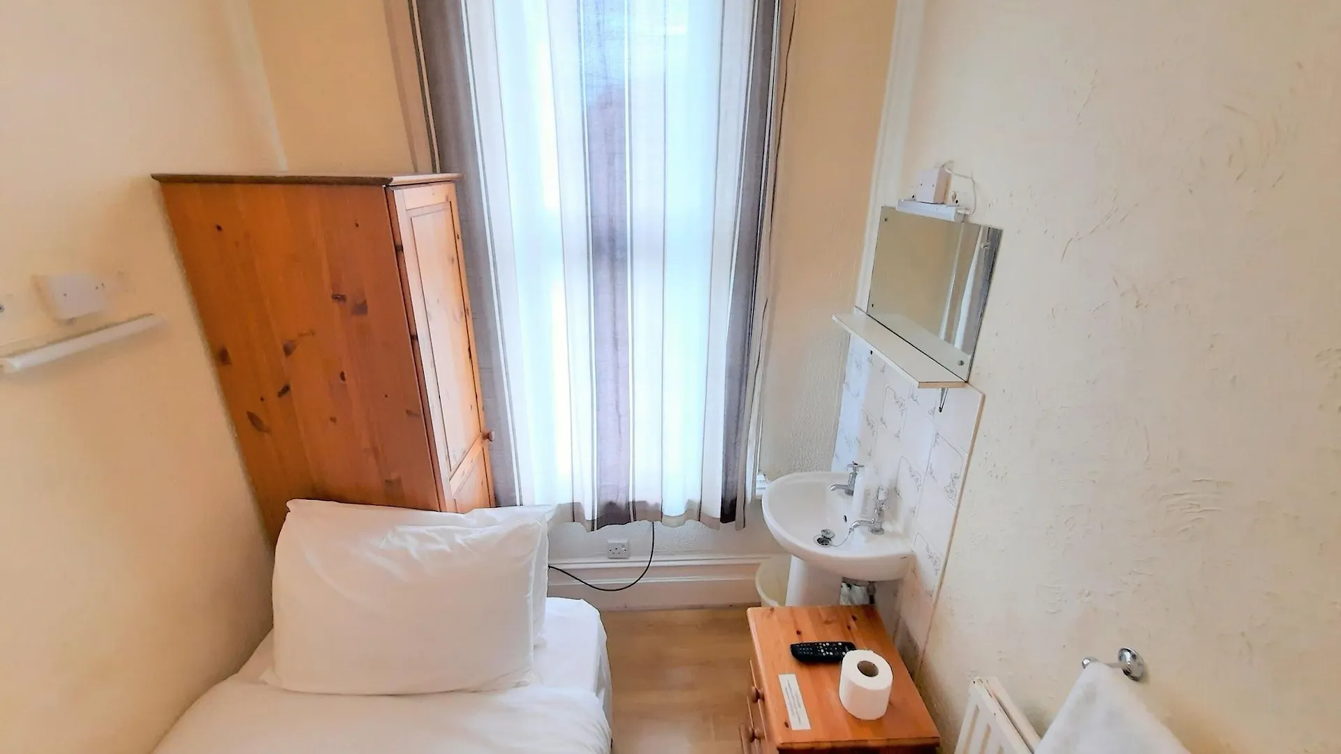 Addenro House B&B Southampton United Kingdom